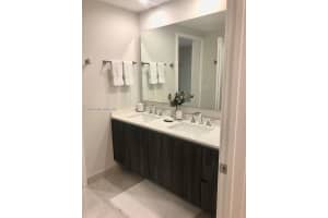 488 NE 18th St, Miami, FL 33132, Sold 09/22/22
