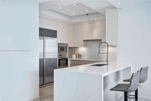 100 South Pointe Dr, Miami Beach, FL 33139, Sold 03/31/23