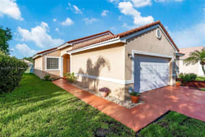 19244 SW 4th St, Pembroke Pines, FL 33029, Sold 08/15/22