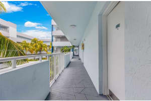 8261 NW 8th St APT 330, Miami, FL 33126, Sold 07/12/22
