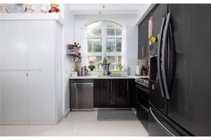 3001 NE 185th St APT 117, Aventura, FL 33180, Sold 07/15/22