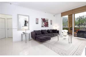 3001 NE 185th St APT 117, Aventura, FL 33180, Sold 07/15/22
