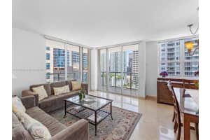 1155 Brickell Bay Dr APT 2102, Miami, FL 33131, Sold 08/30/22