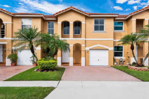 737 NW 135th Ave, Pembroke Pines, FL 33028, Sold 07/12/22