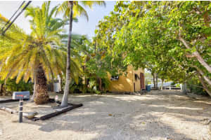 25 N Blackwater Ln, Key Largo, FL 33037, Sold 08/04/22
