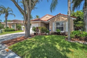 295 NW 165th Ave, Pembroke Pines, FL 33028, Sold 09/15/22