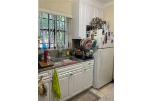 1245 W 24th St APT 223, Hialeah, FL 33010, Sold 07/15/22