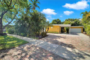 1810 Alamanda Dr, North Miami, FL 33181, Sold 10/07/22