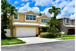 10311 SW 9th Ln, Pembroke Pines, FL 33025, Sold 04/28/23