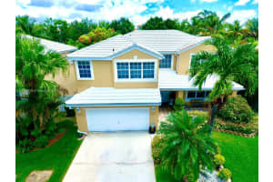 10311 SW 9th Ln, Pembroke Pines, FL 33025, Sold 04/28/23