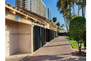 2555 Collins Ave, Miami Beach, FL 33140, Sold 11/15/22