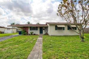 18401 NW 85th Ave, Hialeah, FL 33015, Sold 07/11/22