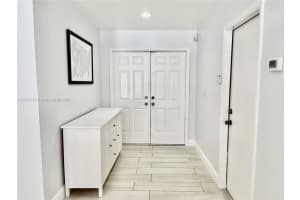 19581 NW 83rd Ave, Hialeah, FL 33015, Sold 08/15/22