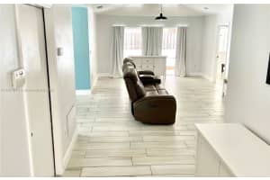 19581 NW 83rd Ave, Hialeah, FL 33015, Sold 08/15/22