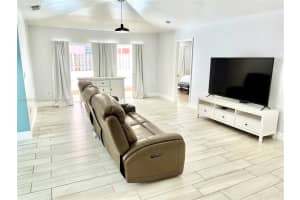 19581 NW 83rd Ave, Hialeah, FL 33015, Sold 08/15/22