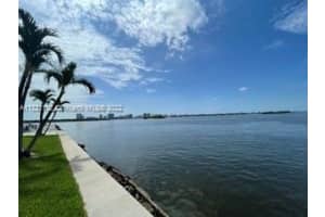 2700 NE 135th St APT 8, North Miami, FL 33181, Sold 11/21/22