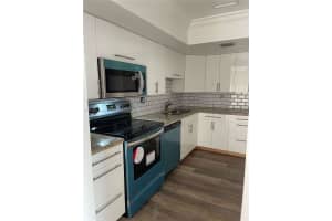 5617 NW 21st St 8 e, Lauderhill, FL 33313, Sold 09/12/22