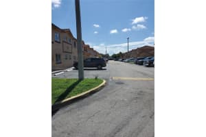 17324 NW 74th Ave APT 102, Hialeah, FL 33015, Sold 09/19/22