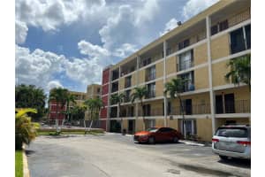 9240 Fontainebleau Blvd, Miami, FL 33172, Sold 10/19/22