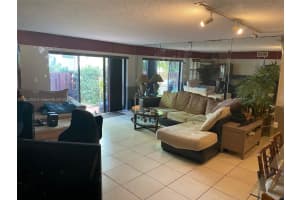 9905 NW 9th St Cir #1021, Miami, FL 33172, Sold 08/18/22