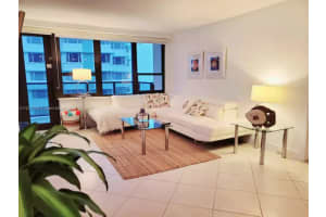 5225 Collins Ave APT 1408, Miami Beach, FL 33140, Sold 09/08/22