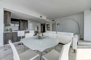 68 SE 6th St Apt 2412, Miami, FL 33131, Sold 08/18/22