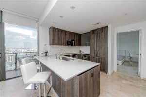 68 SE 6th St Apt 2412, Miami, FL 33131, Sold 08/18/22