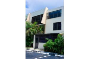 20350 W Country Club Dr 10 4, Aventura, FL 33180, Sold 08/15/22