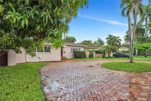 7531 Center Bay Dr, North Bay Village, FL 33141, Sold 09/12/22