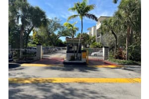 6902 N Kendall Dr APT E303, Pinecrest, FL 33156, Sold 08/05/22