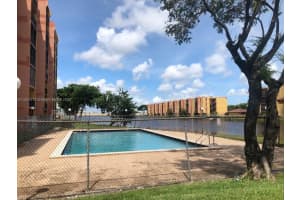 4805 NW 7th St, Miami, FL 33126, Sold 10/06/22