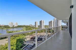 20281 E Country Club Dr APT 1015, Aventura, FL 33180, Sold 08/05/22