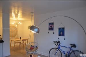 320 85th St APT 5, Miami Beach, FL 33141, Sold 09/09/22