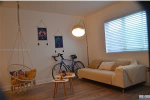 320 85th St APT 5, Miami Beach, FL 33141, Sold 09/09/22