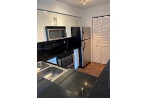 4400 NW 107th Ave APT 204, Doral, FL 33178, Sold 08/29/22
