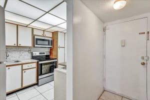 1130 11th St #2d, Miami Beach, FL 33139, Sold 09/14/22