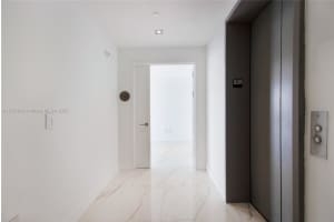 650 NE 32nd St, Miami, FL 33137, Sold 09/02/22