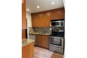 9711 Hammocks Blvd APT 102, Miami, FL 33196, Sold 09/30/22