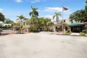 6904 N Kendall Dr APT F102, Pinecrest, FL 33156, Sold 08/05/22