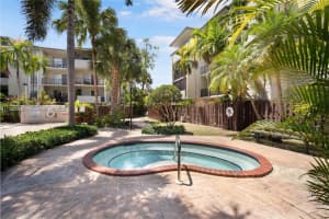 6904 N Kendall Dr APT F102, Pinecrest, FL 33156, Sold 08/05/22