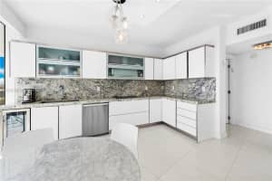 400 Alton Rd, Miami Beach, FL 33139, Sold 05/03/23