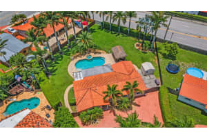8550 NW 179th St, Hialeah, FL 33015, Sold 08/08/22