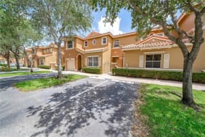 8424 NW 139th Terrace APT 2703, Miami Lakes, FL 33016, Sold 11/14/22