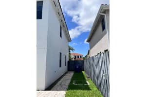 9748 NW 10 Terrace, Miami, FL 33172, Sold 08/19/22