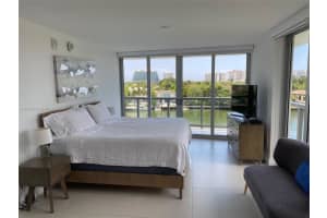 9261 W Bay Harbor Dr, Bay Harbor Islands, FL 33154, Sold 10/03/22
