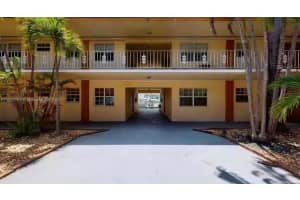 7920 East Dr APT 4, North Bay Village, FL 33141, Sold 07/28/22