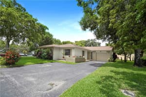 2227 Nova Village Dr, Davie, FL 33317, Sold 10/04/22