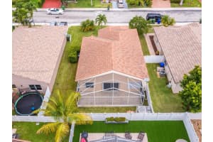 16356 NW 24th St, Pembroke Pines, FL 33028, Sold 07/21/22
