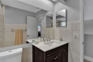 19950 NW 83rd Ave, Hialeah, FL 33015, Sold 09/15/22