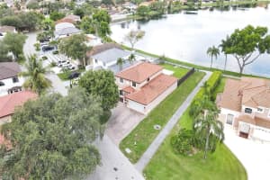 19950 NW 83rd Ave, Hialeah, FL 33015, Sold 09/15/22